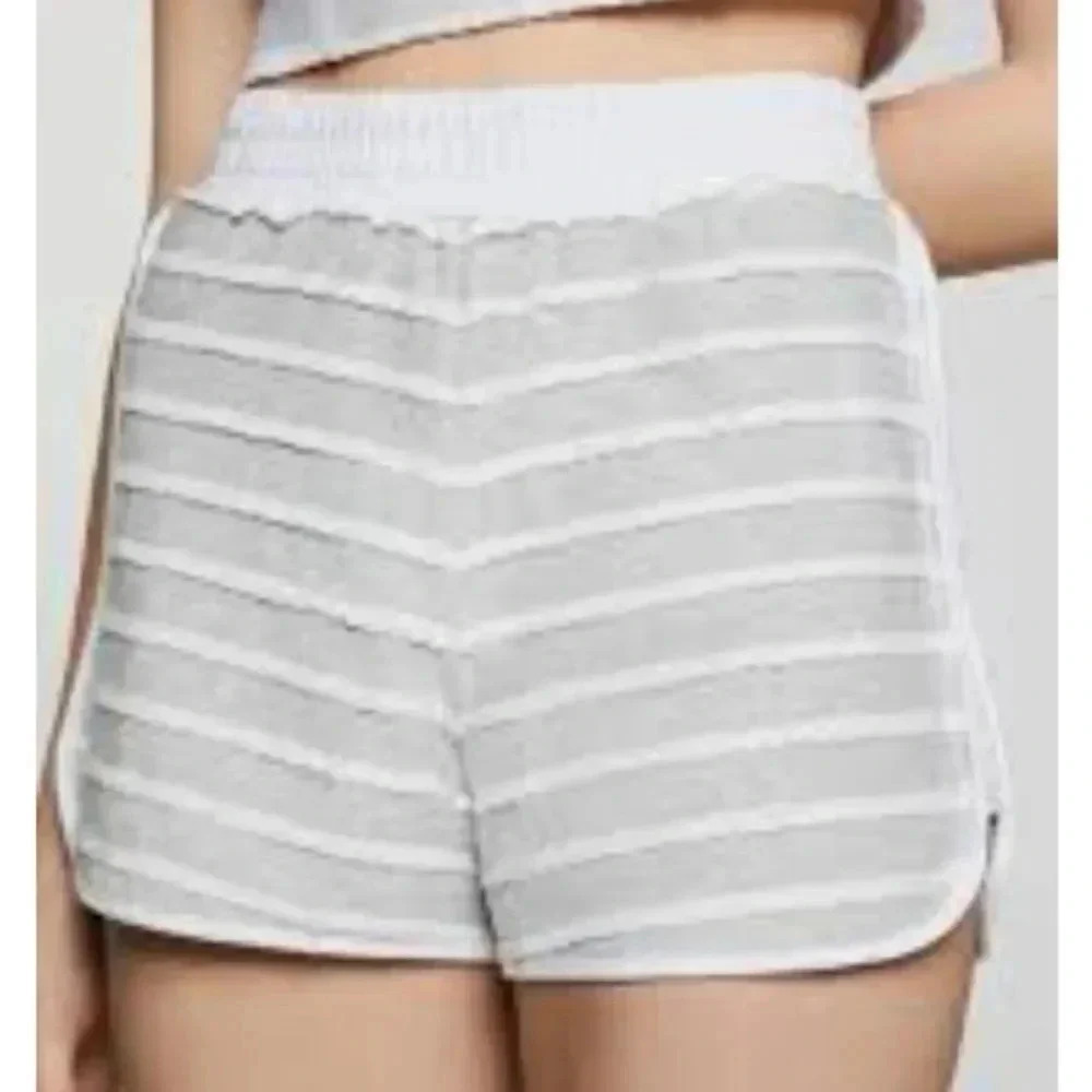 Bcbgeneretion Shorts Scallop Detail Heathered Gray White Elastic Waist Size XS - Picture 2 of 12